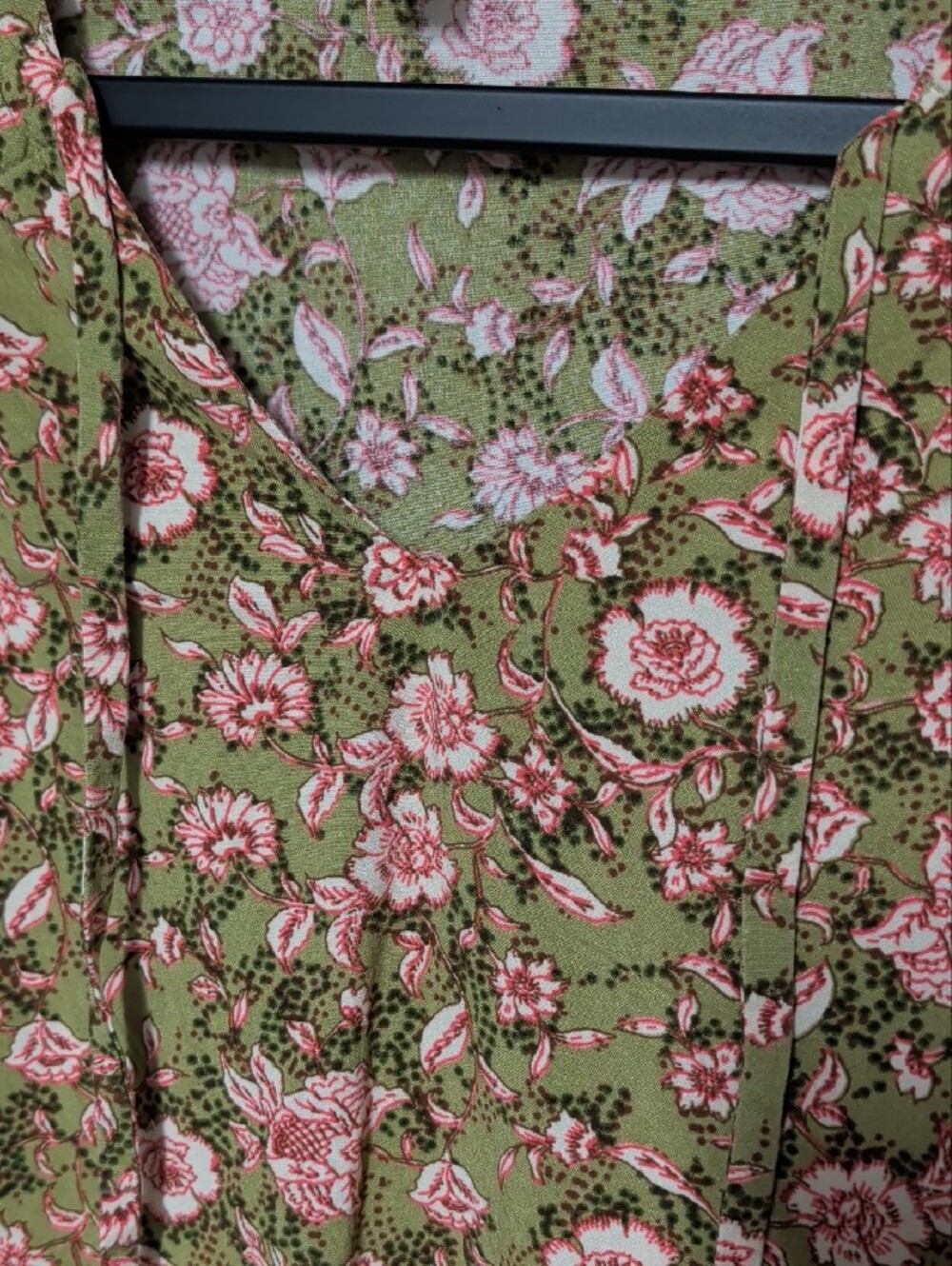 Jessica Simpson Olive and Pink Floral Scoop Neck Blouse - Picture 4 of 8